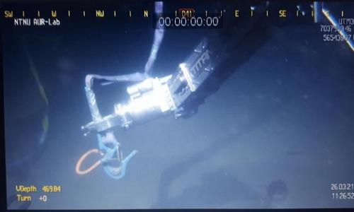 Releasing the profiler at 500,m depth  using the ROV manipulator 